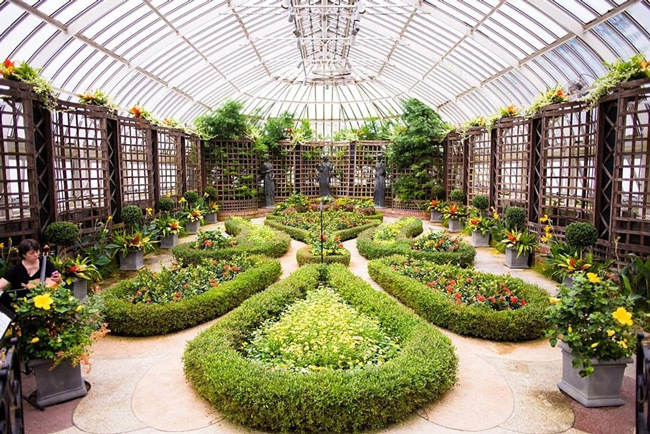 Unconventional Wedding Venues | Greenhouses and Glasshouses
