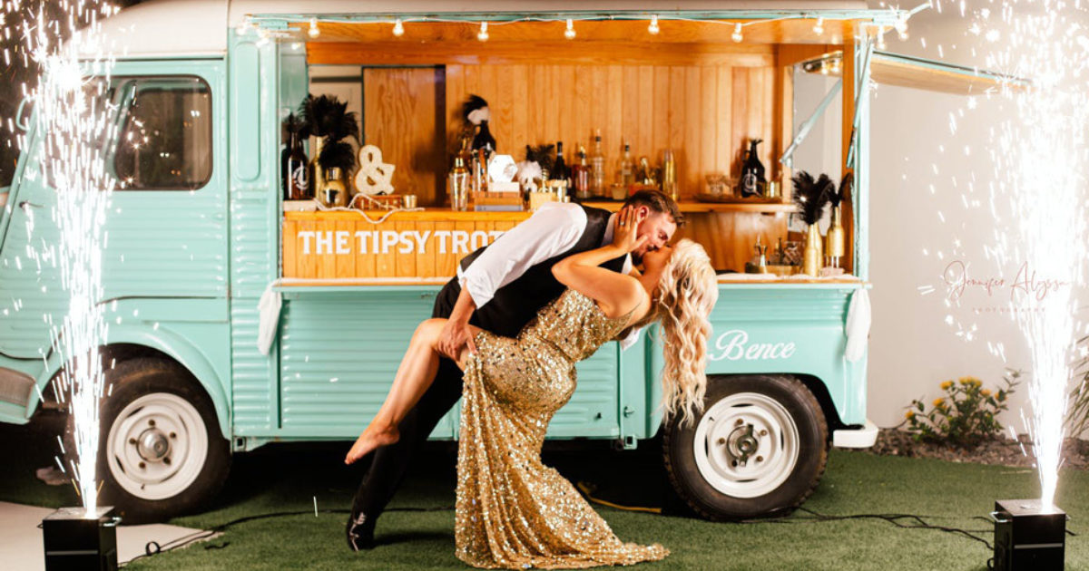 9 способов отпраздновать дату свадьбы