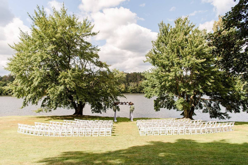 outdoor wedding ceremony on lake