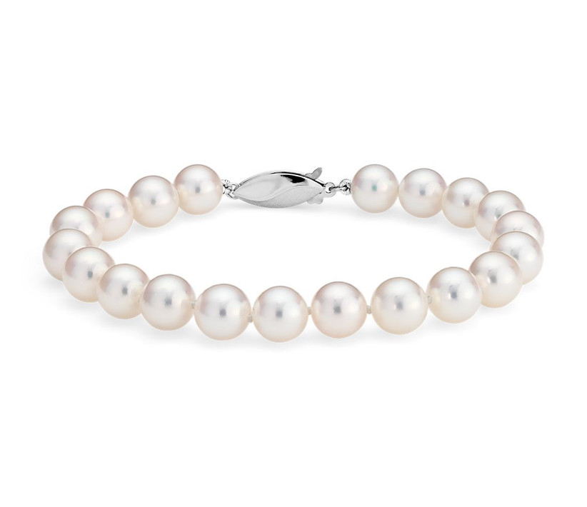 pearl bracelet with white gold clasp