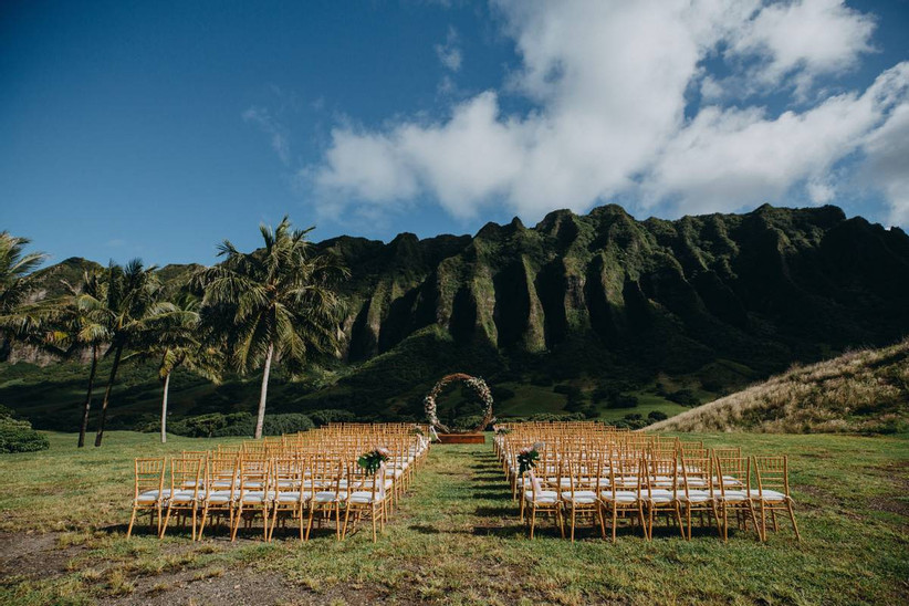 hawaii outdoor wedding ceremony