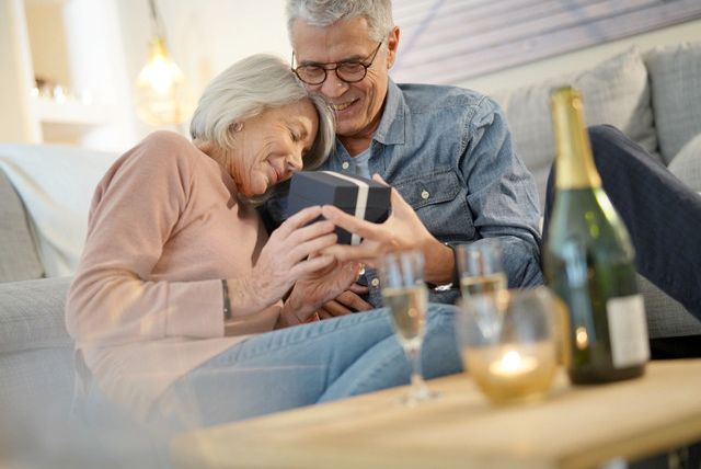 30 Creative 40th Anniversary Gifts to Celebrate This Major Milestone