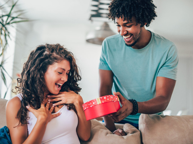 Avoid the 7-Year Itch with These 31 7th Anniversary Gifts