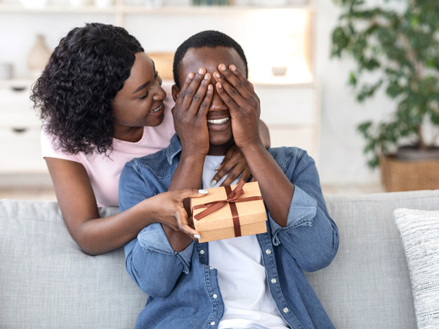 32 Creative and Cute Anniversary Gift Ideas for Your Boyfriend