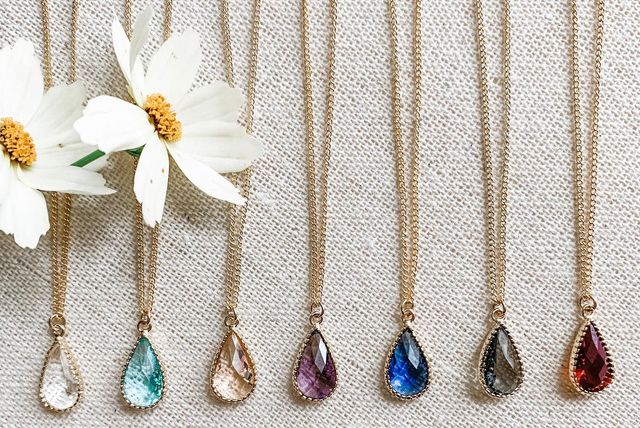 Все, что вам нужно знать о покупке украшений для подружек невесты