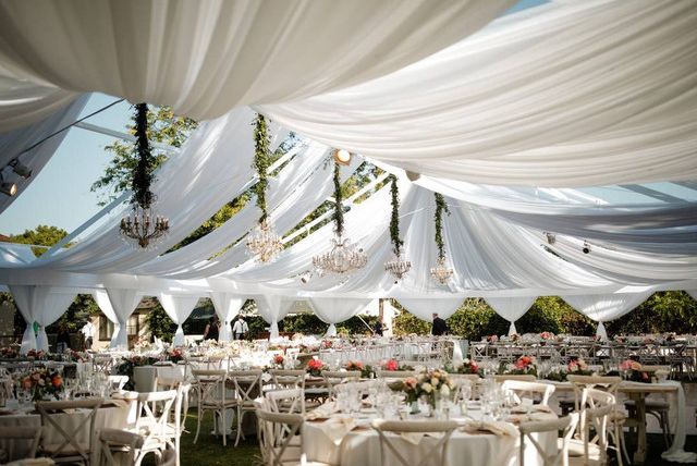 11 факторов, которые следует учитывать, прежде чем планировать свадьбу в палатке