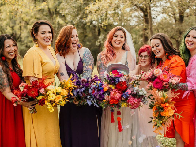 18 радужных свадебных идей, разрывающихся цветом