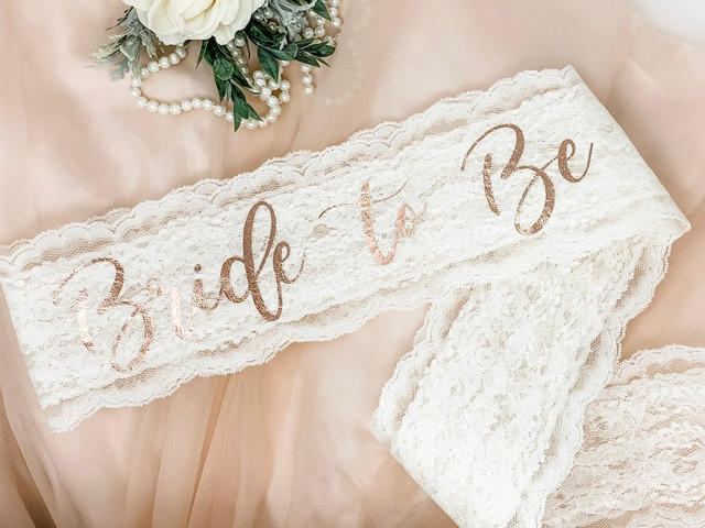 25 поясов для девичника для будущей невесты и ее экипажа