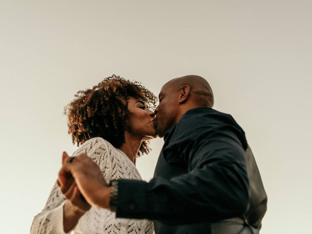 Wedding Anniversary Themes By Year: All the Gift Ideas You Need to Know