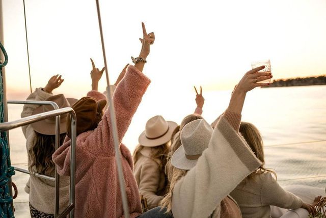 9 сдержанных идей для девичника для незабываемого праздника