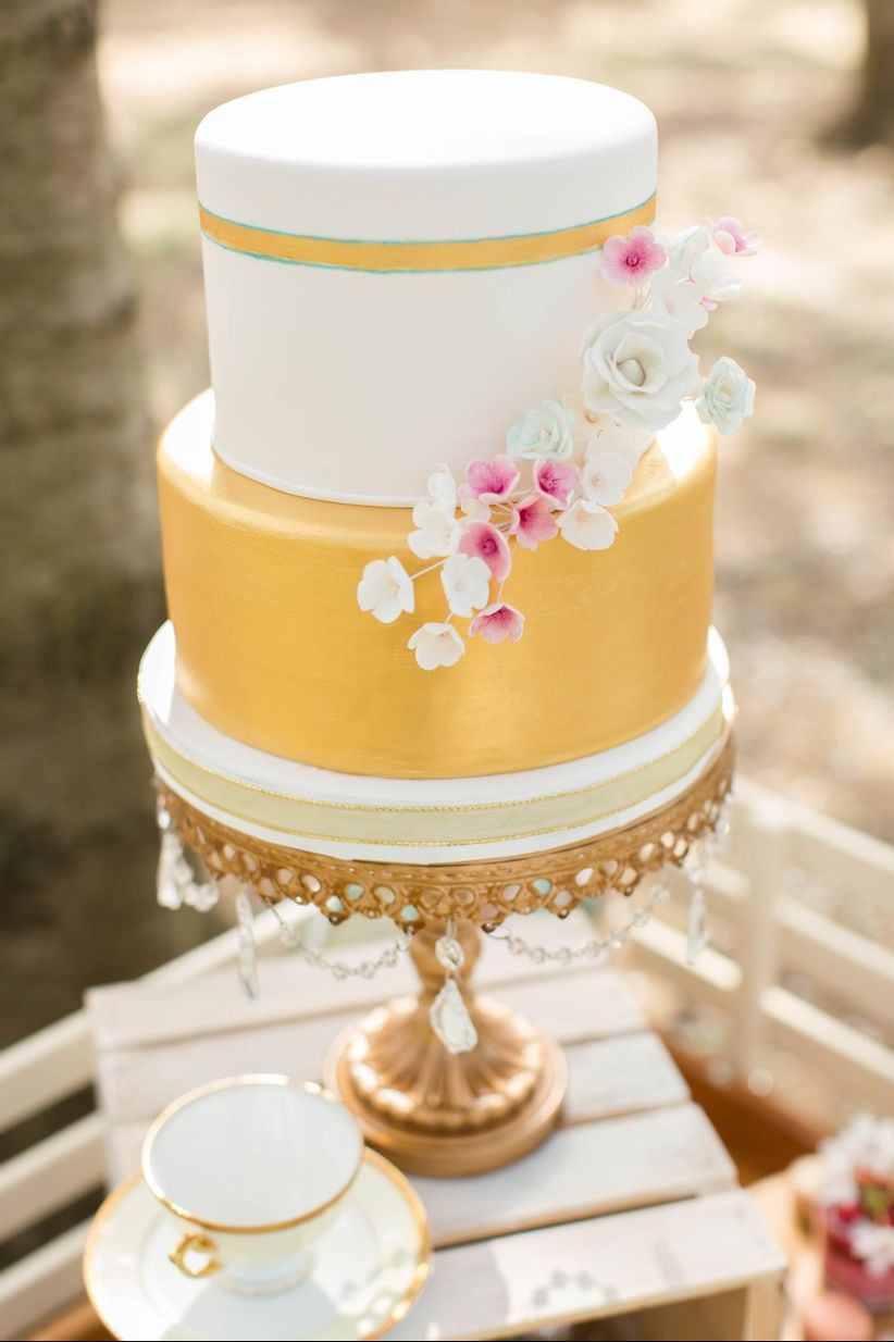 розовый и золотой свадебный торт