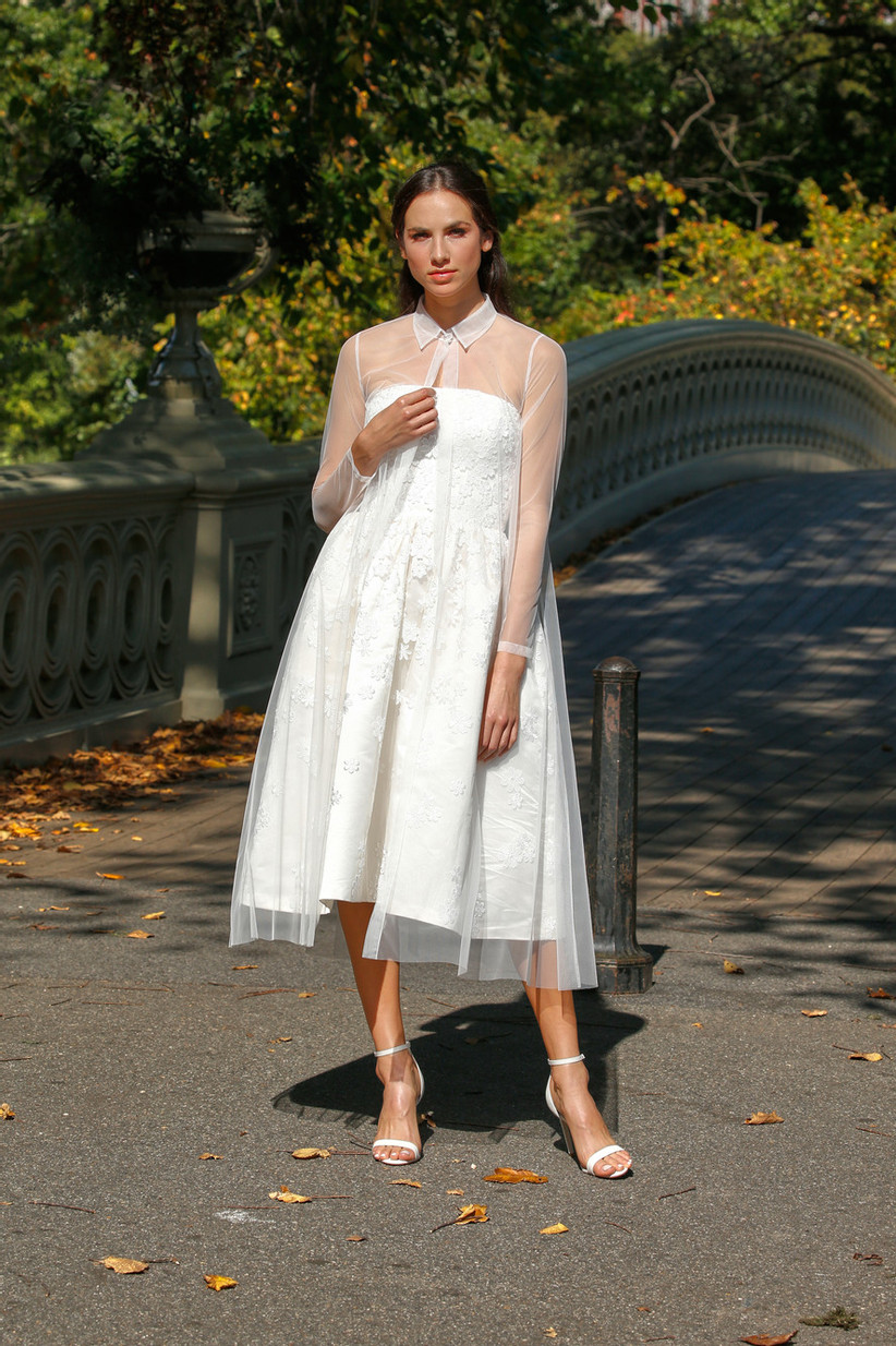 свадебное платье со съемным прозрачным жакетом в тон