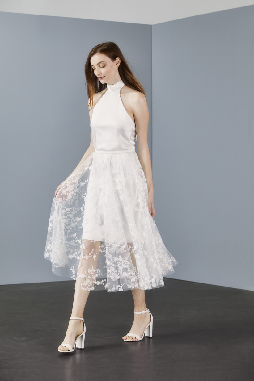 свадебное платье мини с прозрачной съемной юбкой