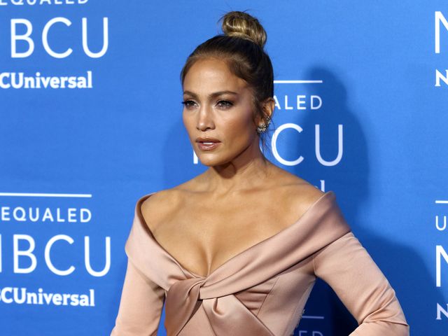 8 причесок знаменитостей, которые стоит скопировать на свадьбу