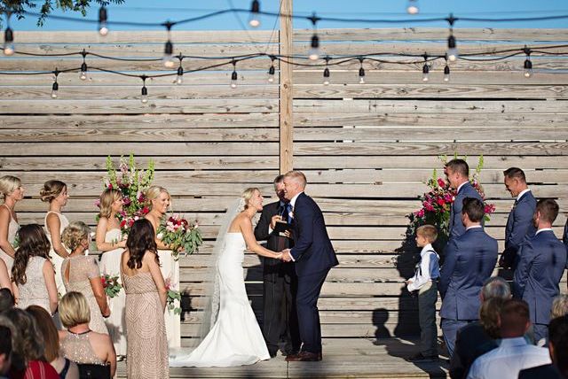 Как писать свадебные клятвы: руководство для прокрастинатора