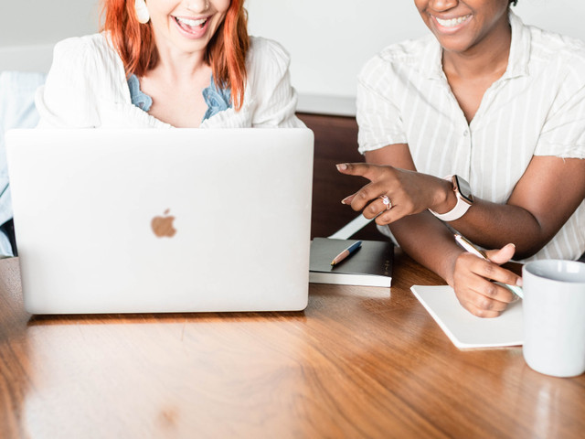 25 вопросов, которые стоит включить в часто задаваемые вопросы о свадебном веб-сайте