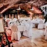 Романтическое место для свадьбы посреди виноградников
