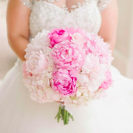 Свадебный букет из розовых цветов - фото 6