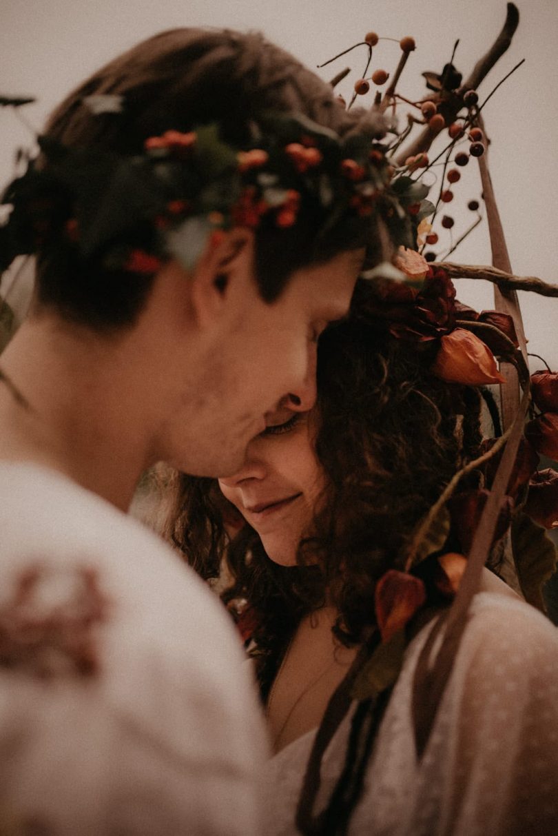 Простая свадьба в небольших группах в Нормандии - Фото: Erin Photography - Свадебный блог: Босоногая невеста