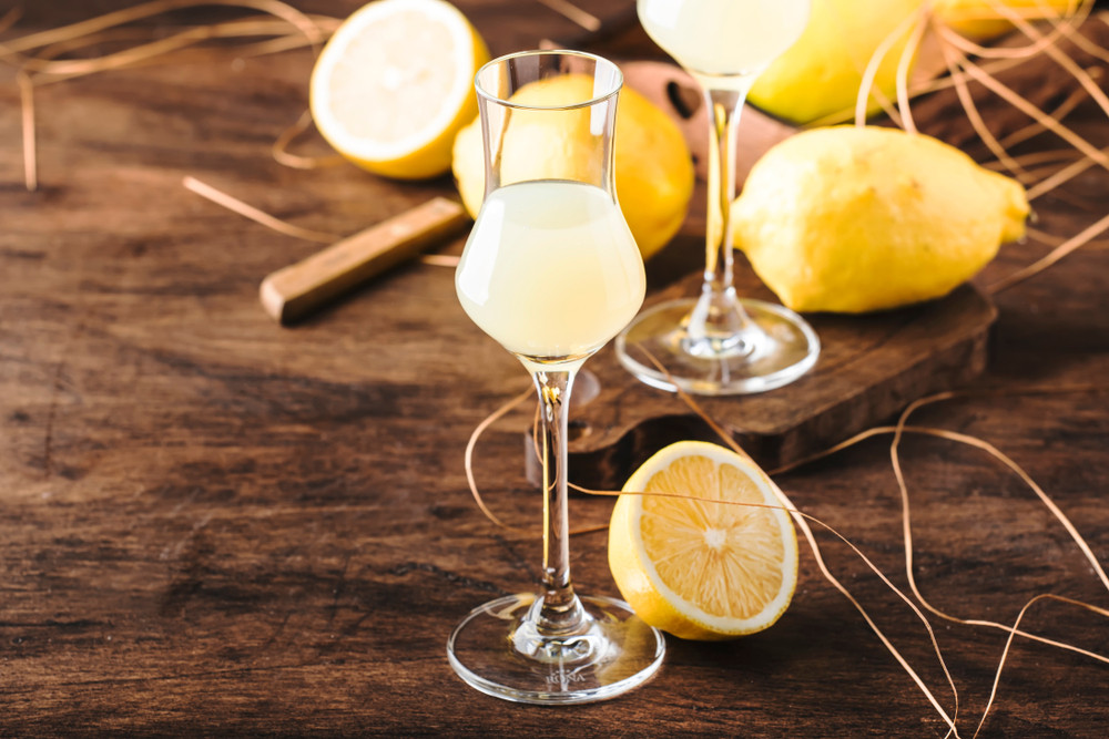 Ликерная настойка с лимоном на свадьбу