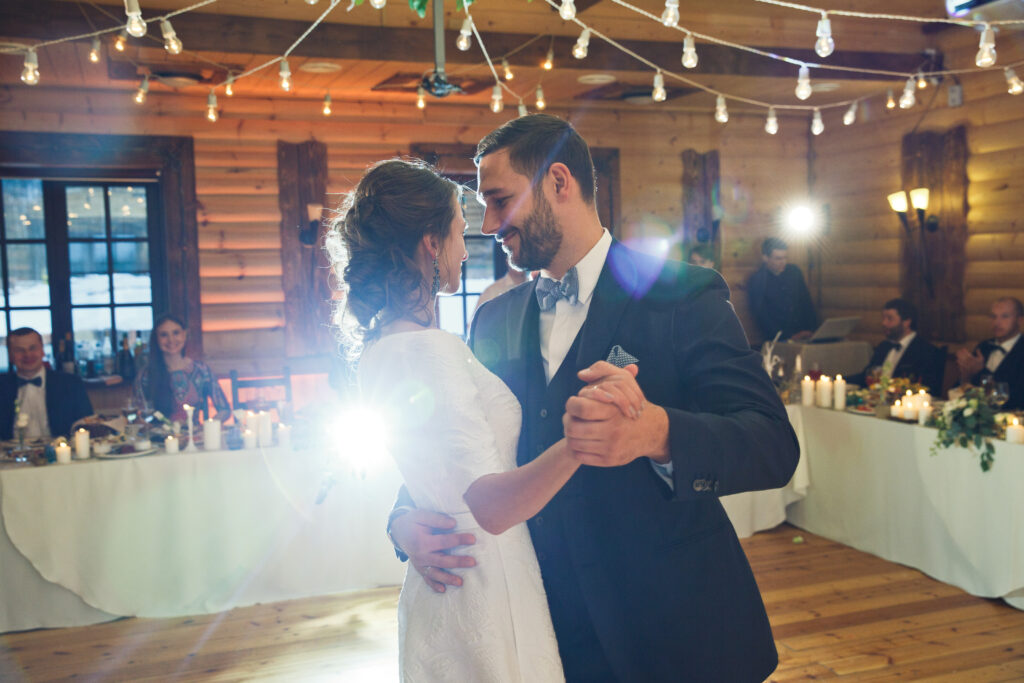 Свадебные украшения из светильников – самый большой хит свадебного декора