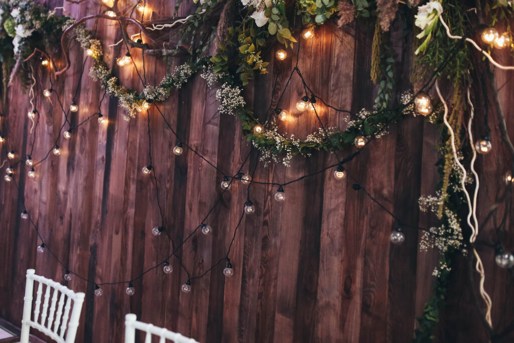 Свадебные украшения из светильников – самый большой хит свадебного декора